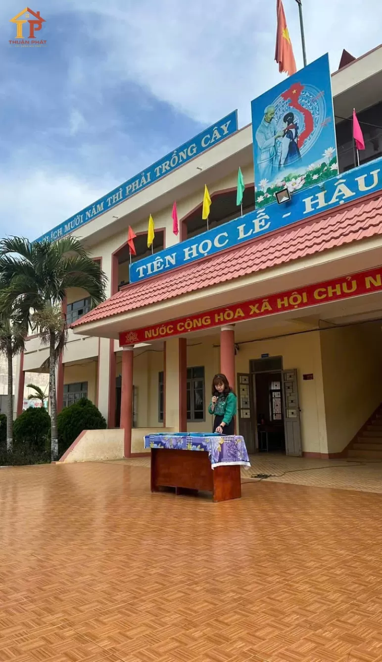 Sửa sơn dãy nhà phòng học trường THCS Hoà Đông xã Hoà Đông